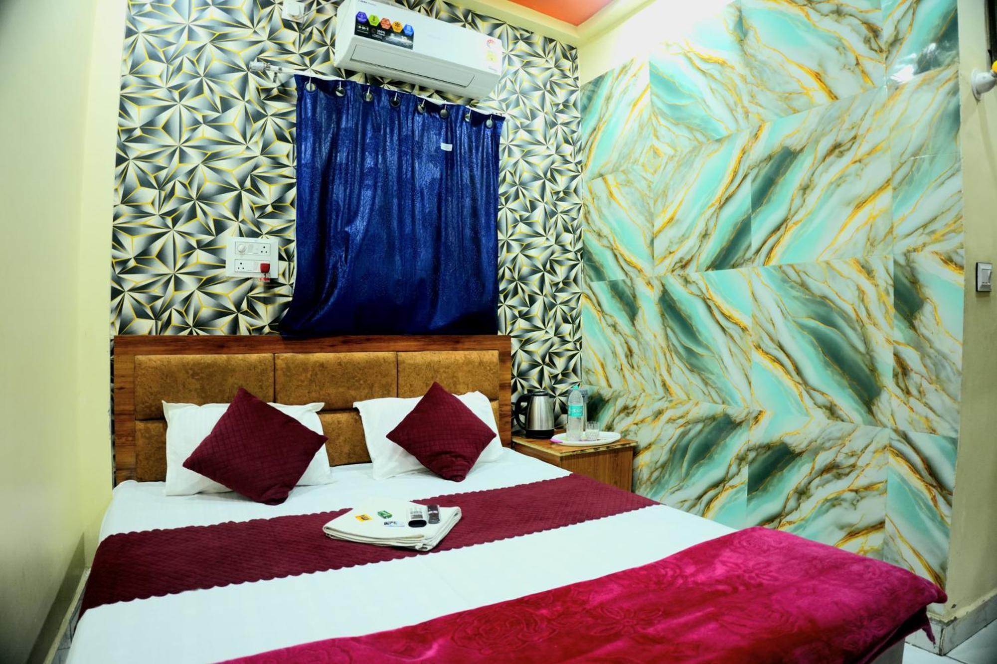 Hotel Ganraj Ujjain Eksteriør billede