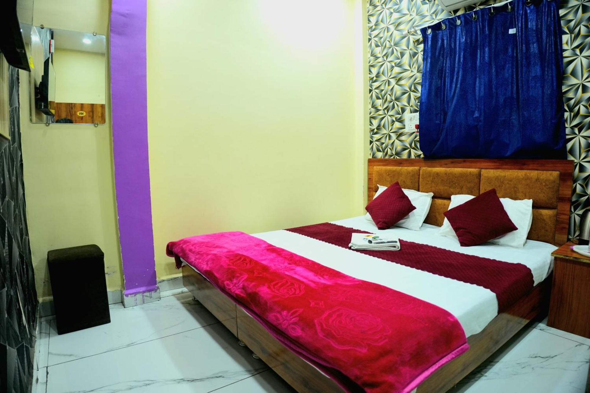 Hotel Ganraj Ujjain Eksteriør billede