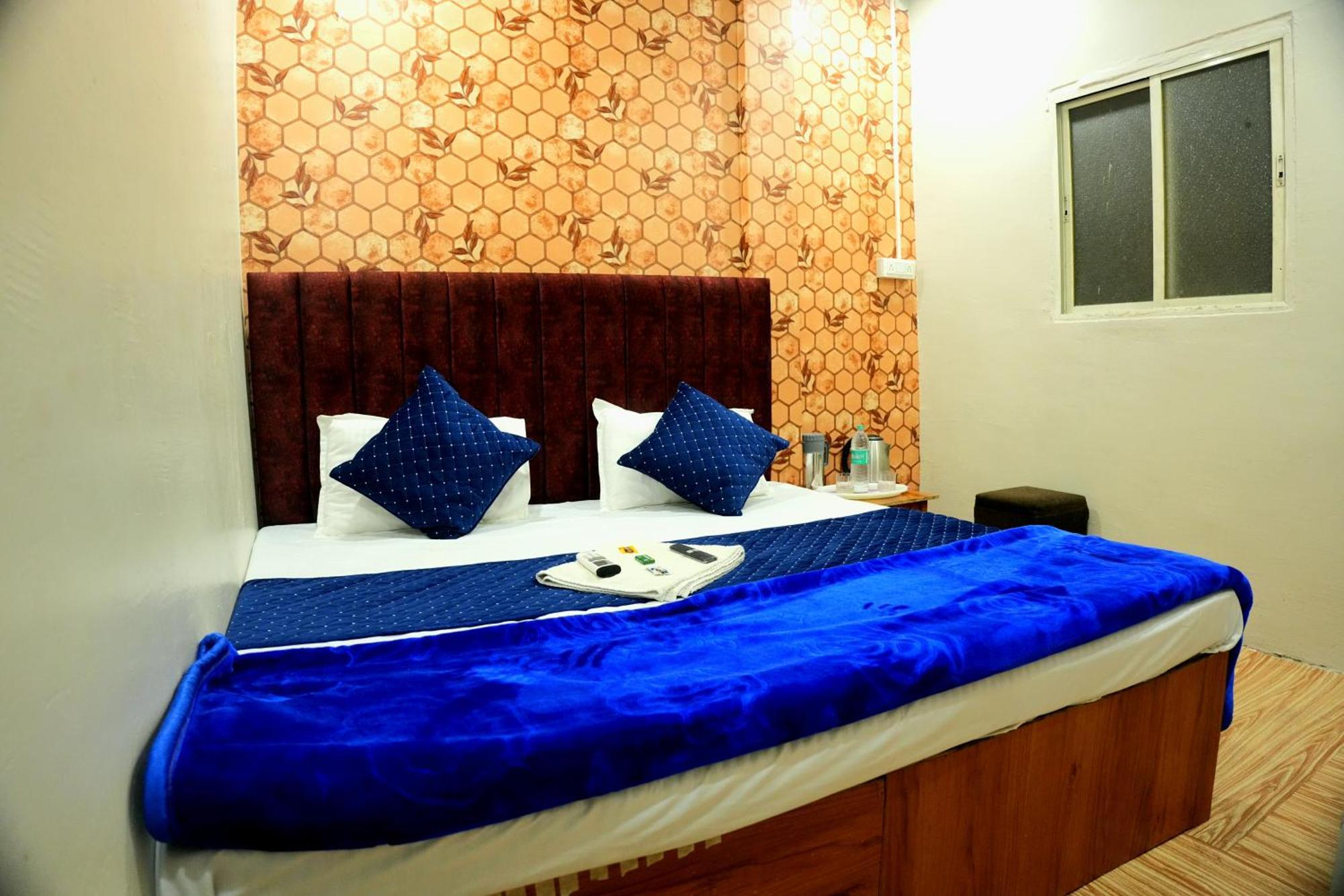 Hotel Ganraj Ujjain Eksteriør billede