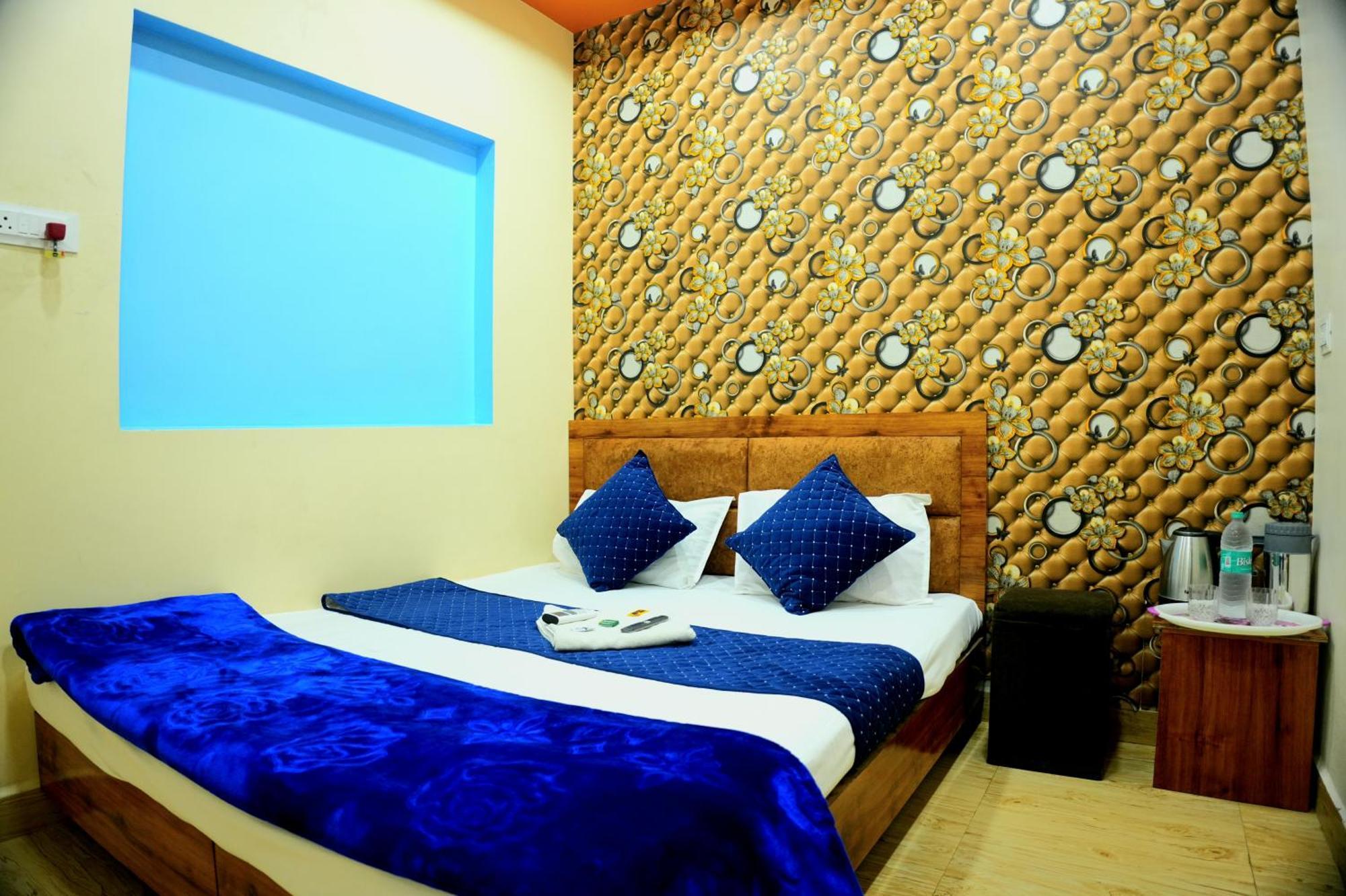 Hotel Ganraj Ujjain Eksteriør billede